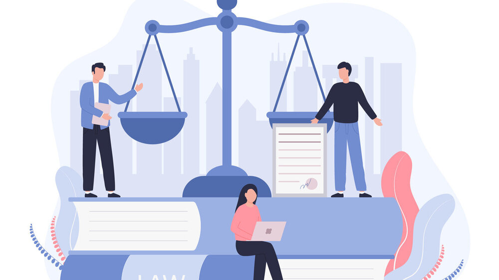 © iStock.com/limeart Begriff Recht, Gerechtigkeit. Juristische Dienstleistung, Dienstleistungen eines Rechtsanwalts, Notars. Männer diskutieren vor dem Hintergrund der Stadt Rechtsfragen, eine Frau arbeitet am Laptop. Flache Vektorillustration auf weißem Hintergrund.