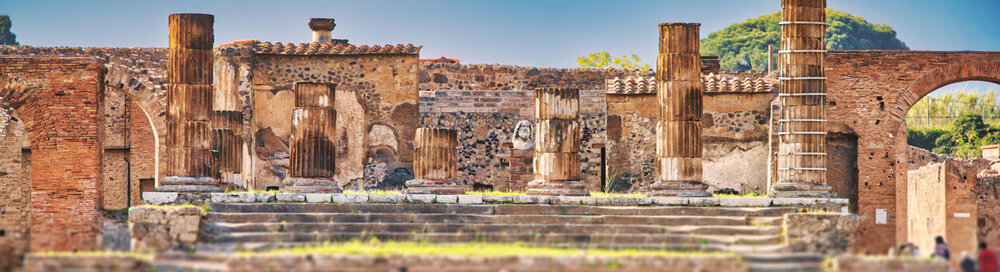 © iStock.com/ezypix Zivilforum von Pompeji - Italien